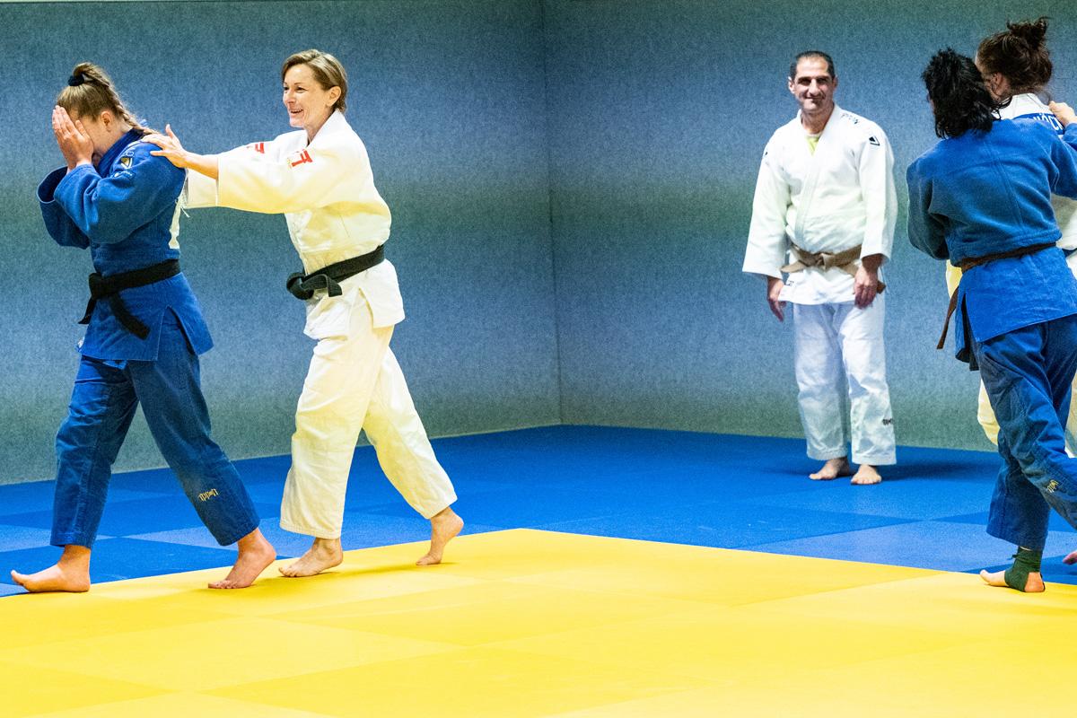 Sportschnuppern Judo mit Landesrätin Martina Rüscher im Olympiazentrum Dornbirn