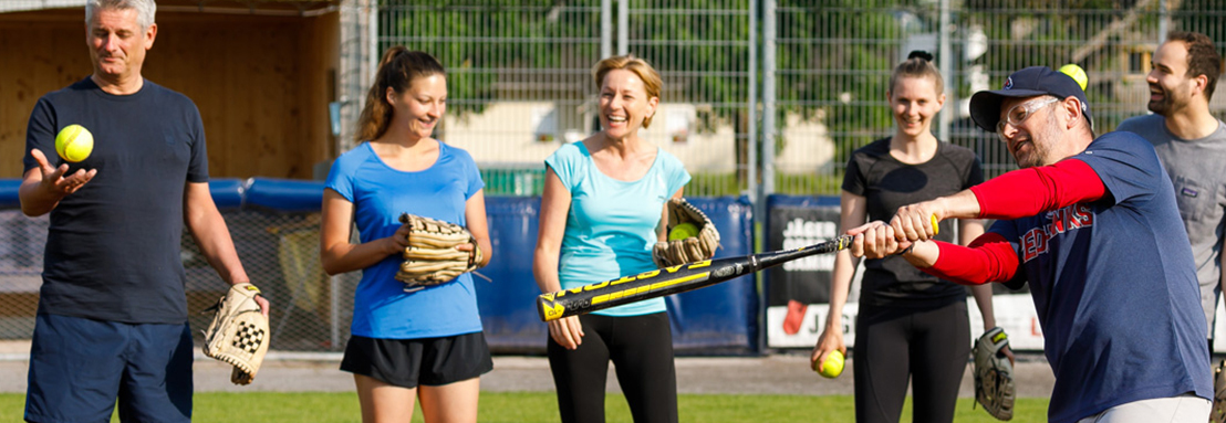 Martina Rüscher spielt Baseball