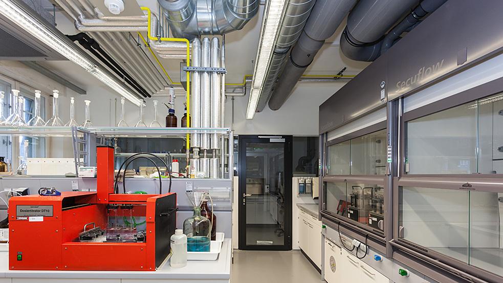 modern ausgestattetes Labor